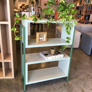 Estante Tabela Ret com Nicho Colorido